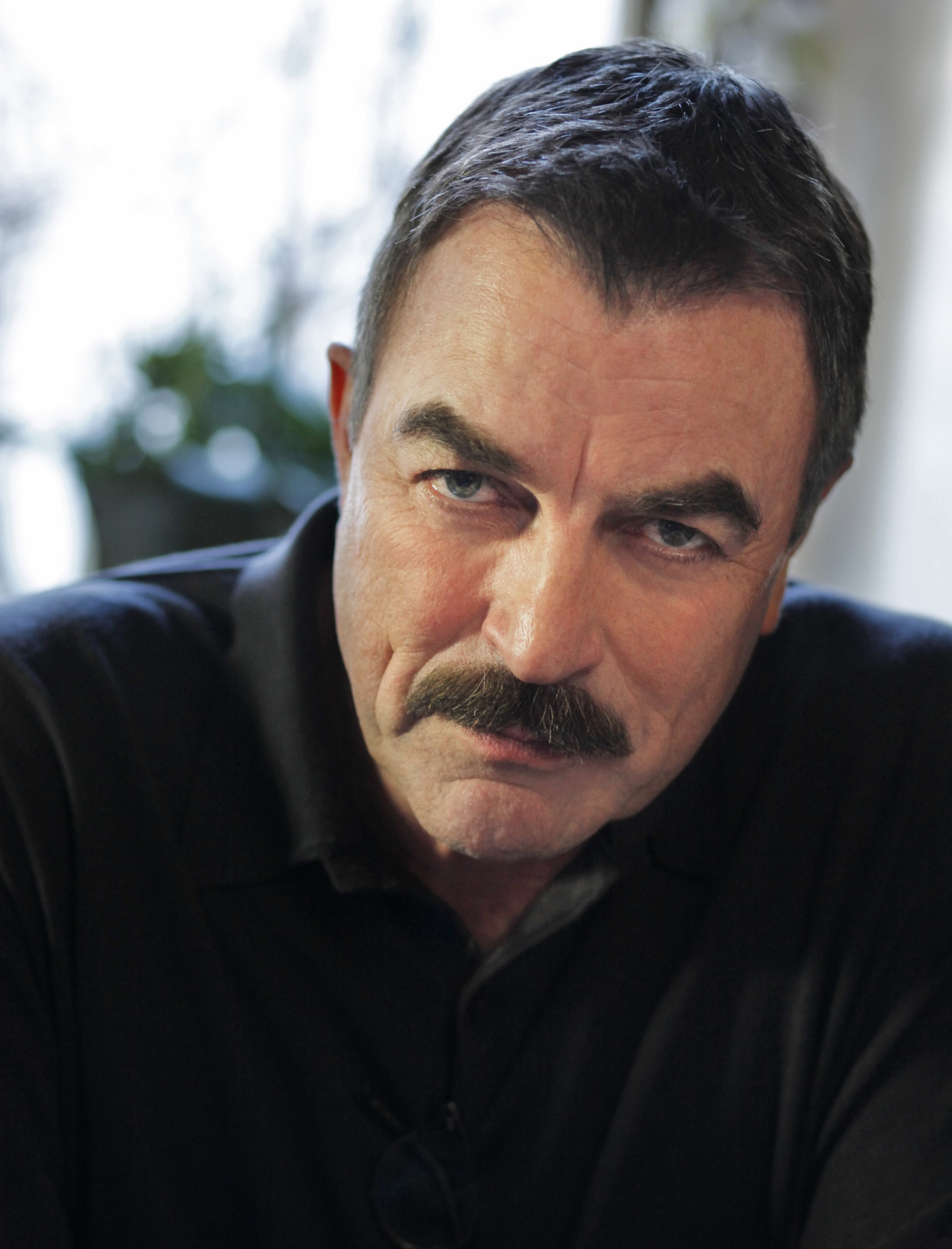 does tom selleck wear a hair piece