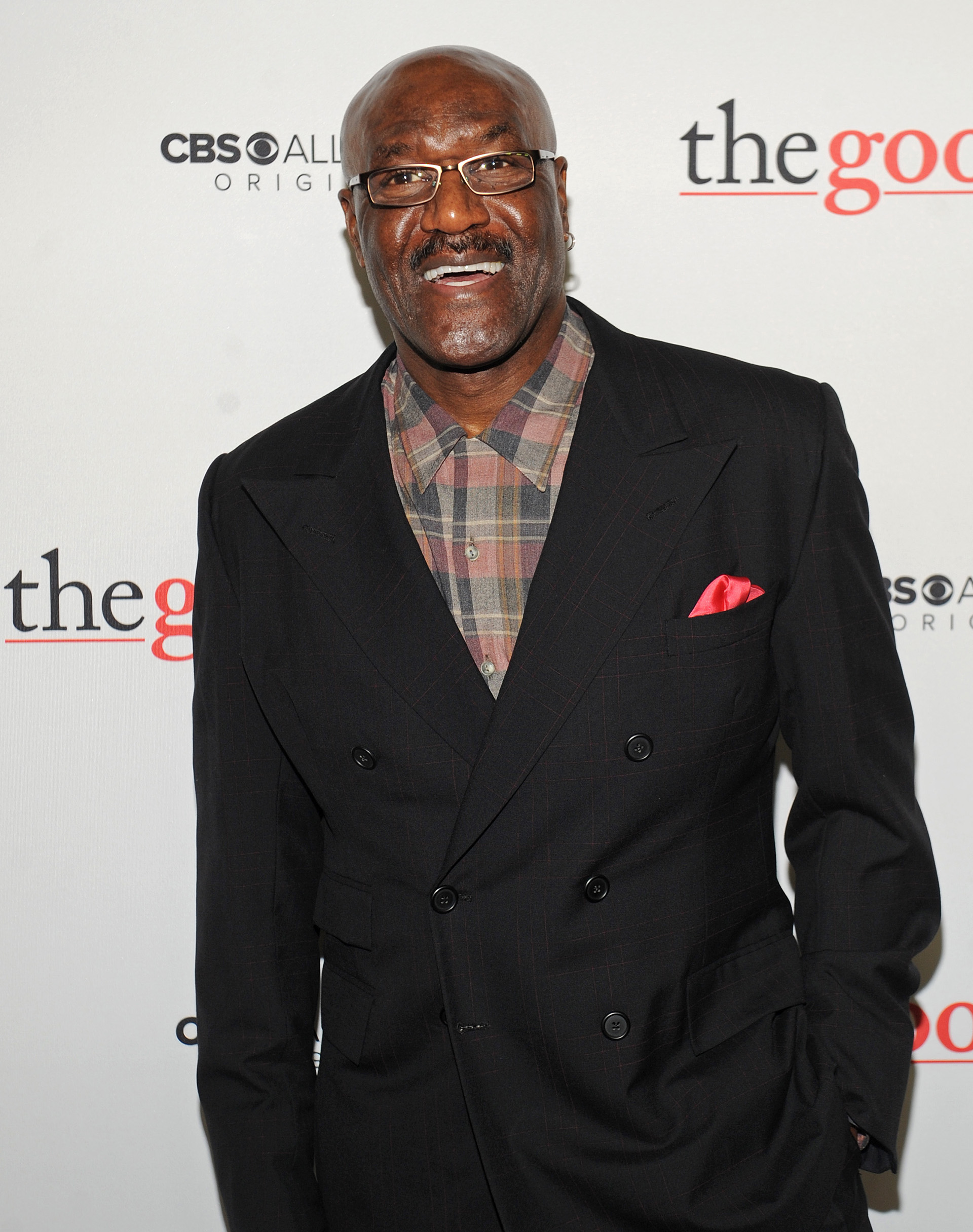 The always-dapper Delroy Lindo matched his pocket square with the red carpet!