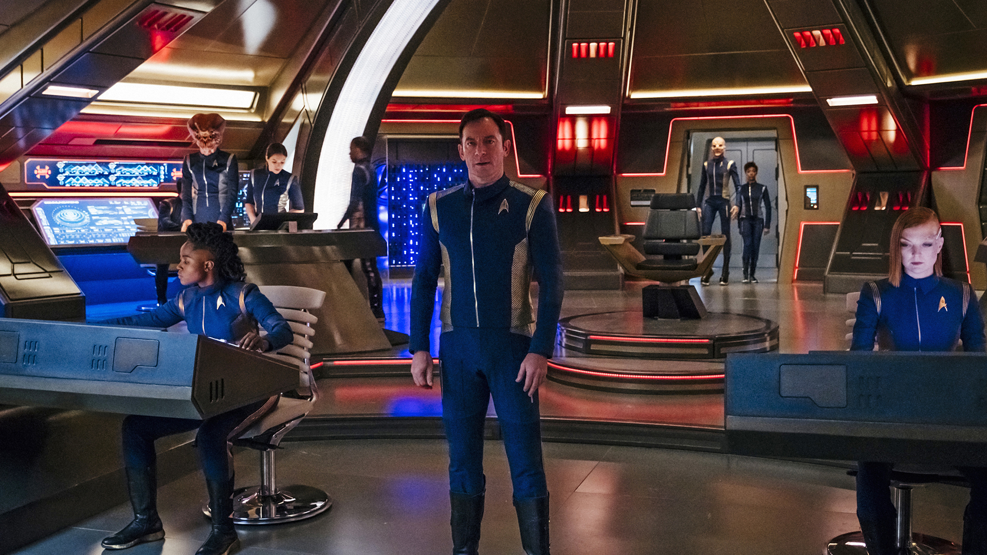 Captain Gabriel Lorca (Jason Isaacs) and bridge crew