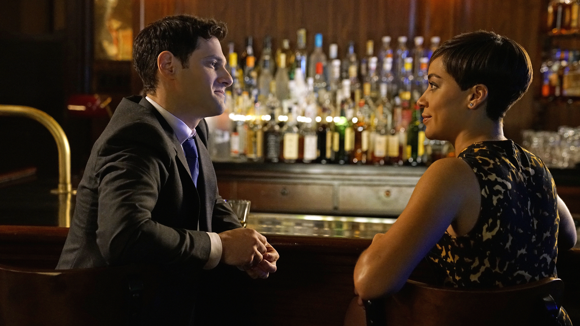 Prosecutor Colin Morrello meets Lucca Quinn in a Chicago bar.