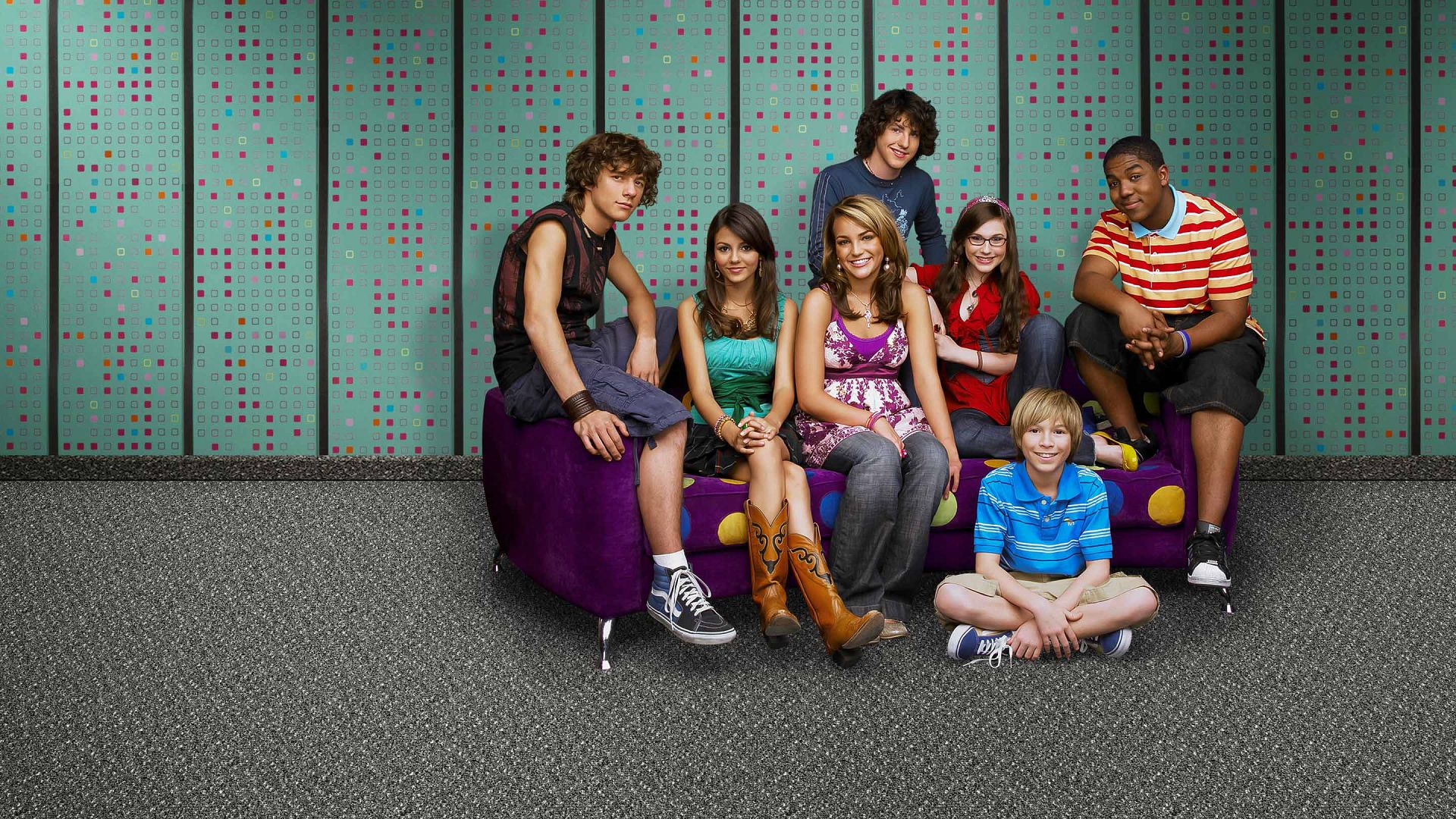 Zoey 101 - Nickelodeon - Watch on Paramount Plus
