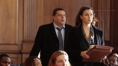 First Look: Erin And Anthony Try To Catch A Witness