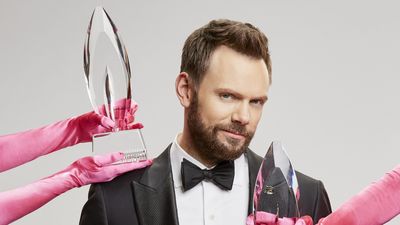 Joel McHale To Host The People's Choice Awards 2017 On Jan. 18